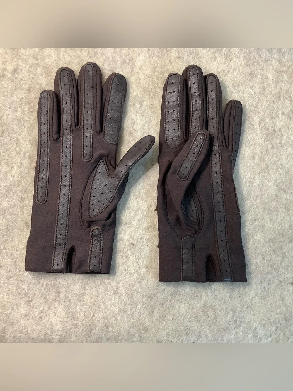 3 pair Vintage Isotoner women’s sized SMALL driving gloves